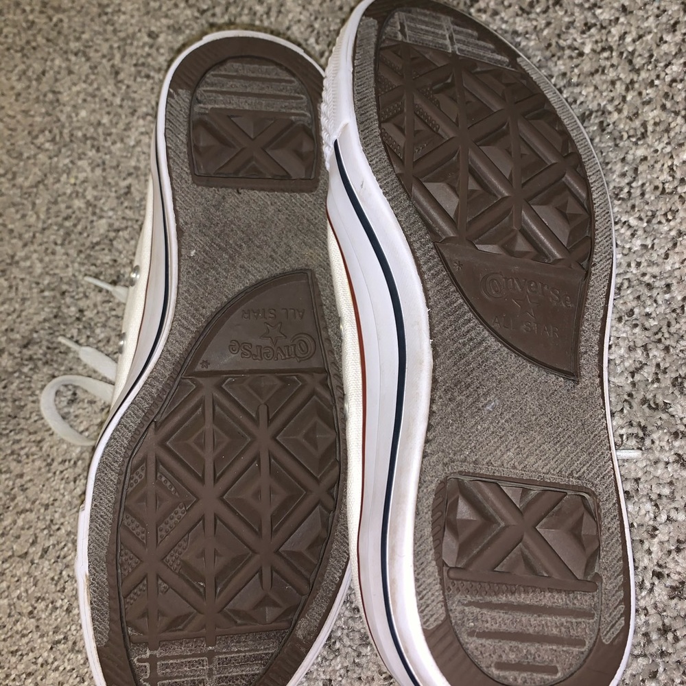 Converse - Picture 2 of 4